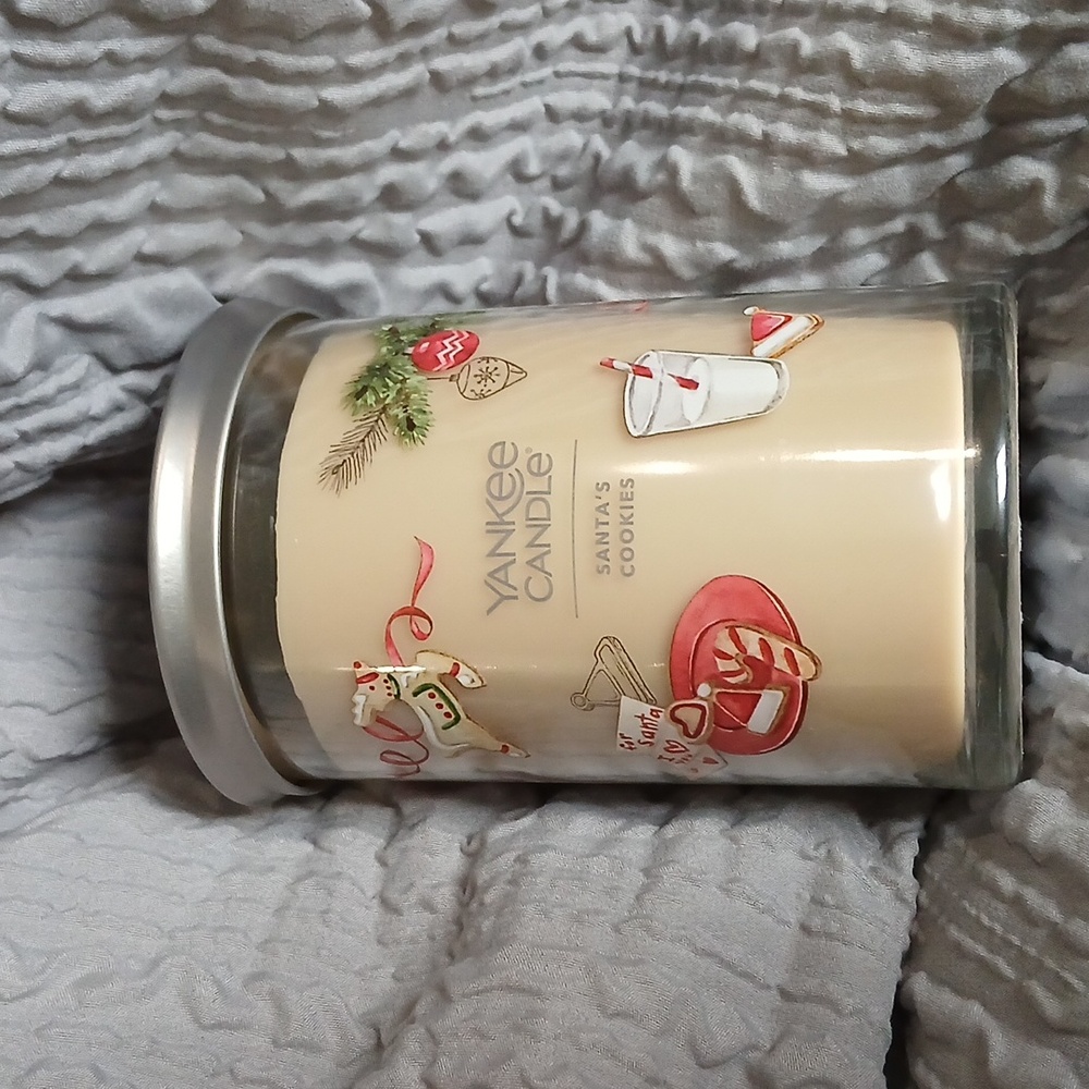 🍪Yankee Candle Santas Cookies Double Wick Candle